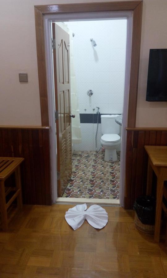 Hotel Juno Pakokku Esterno foto