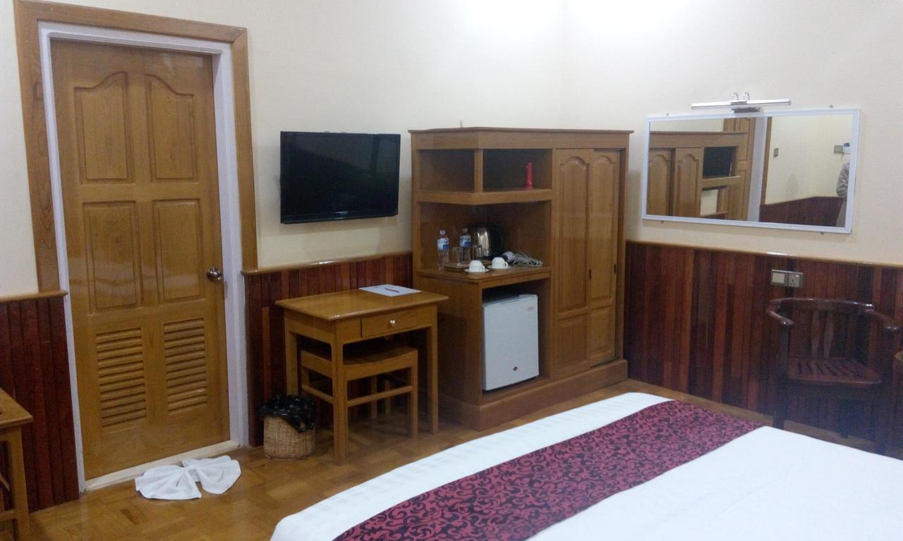 Hotel Juno Pakokku Esterno foto