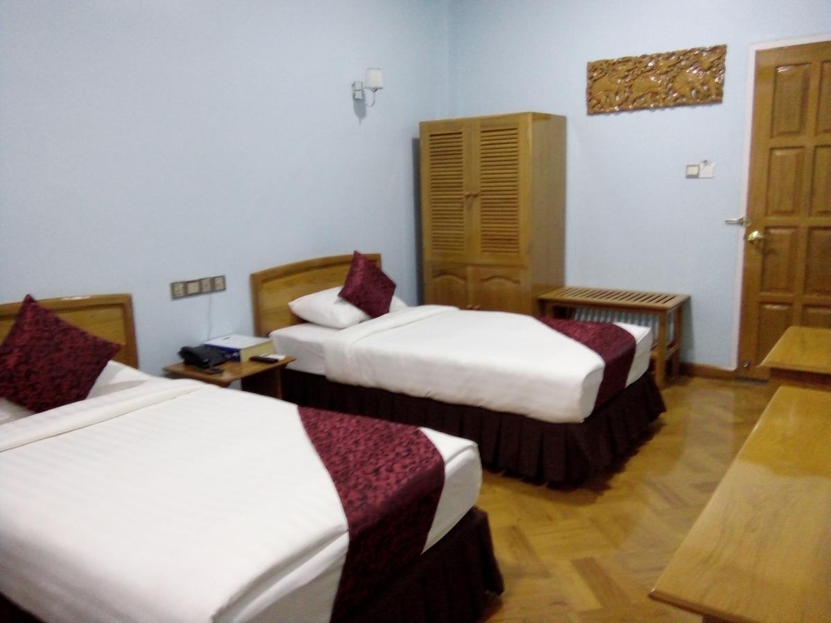 Hotel Juno Pakokku Esterno foto