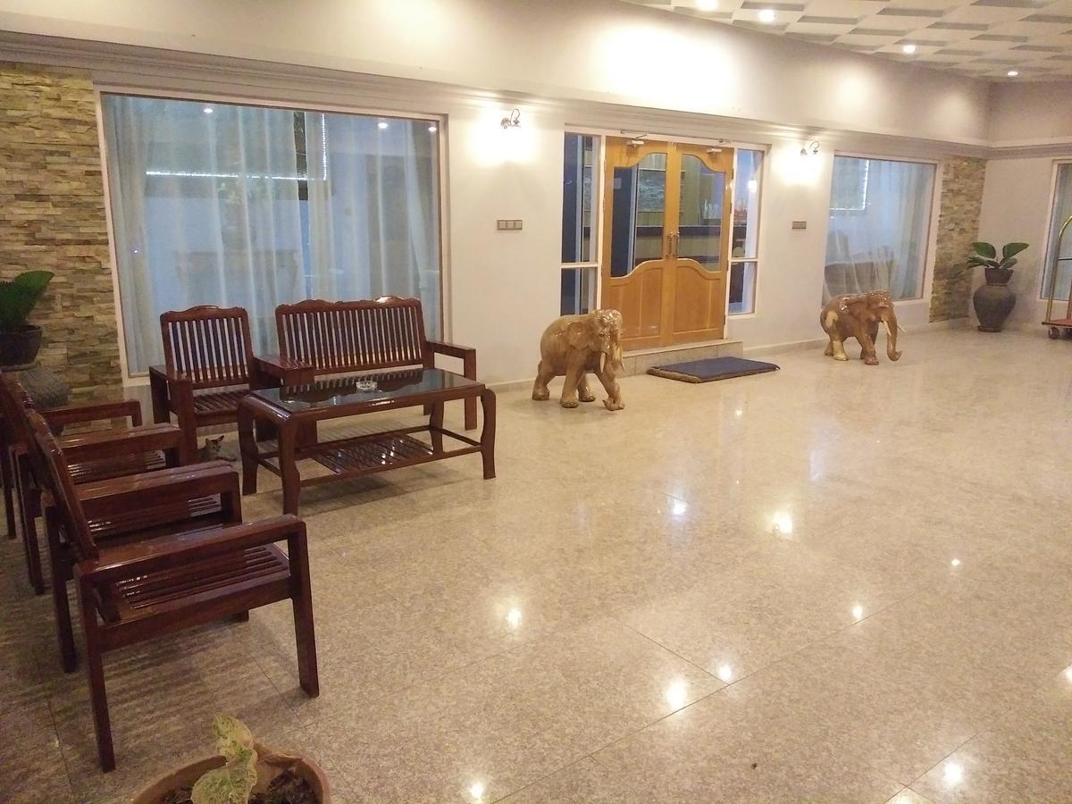 Hotel Juno Pakokku Esterno foto