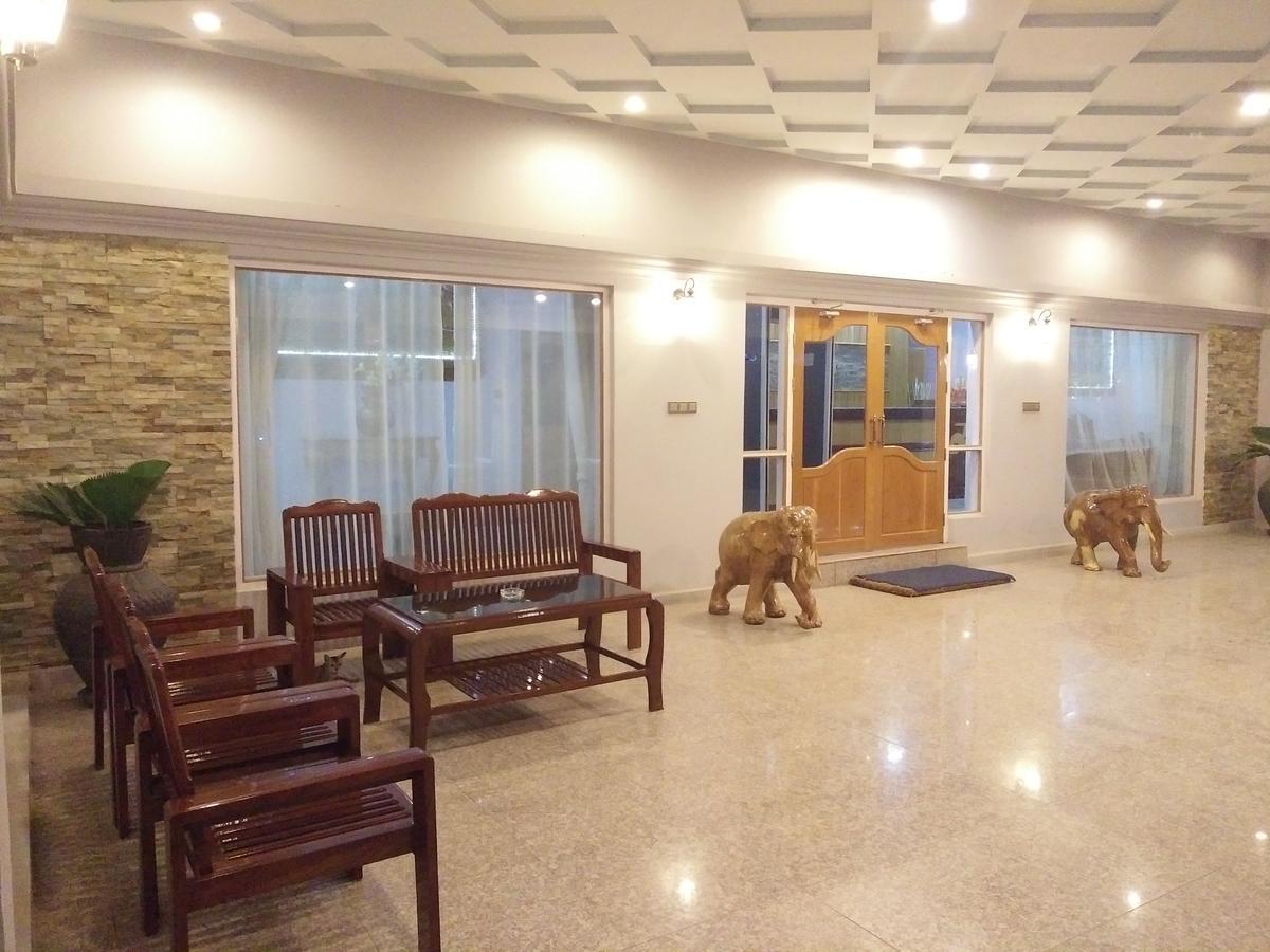 Hotel Juno Pakokku Esterno foto